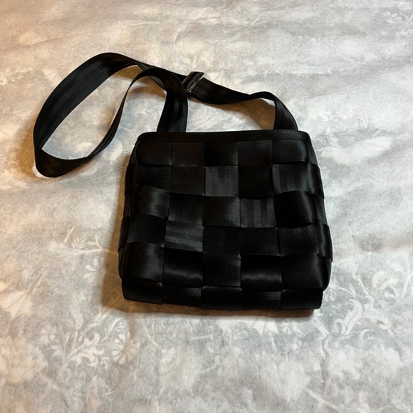 Harvey's Original Seatbelt Small Crossbody Bag - Picture 1 of 15